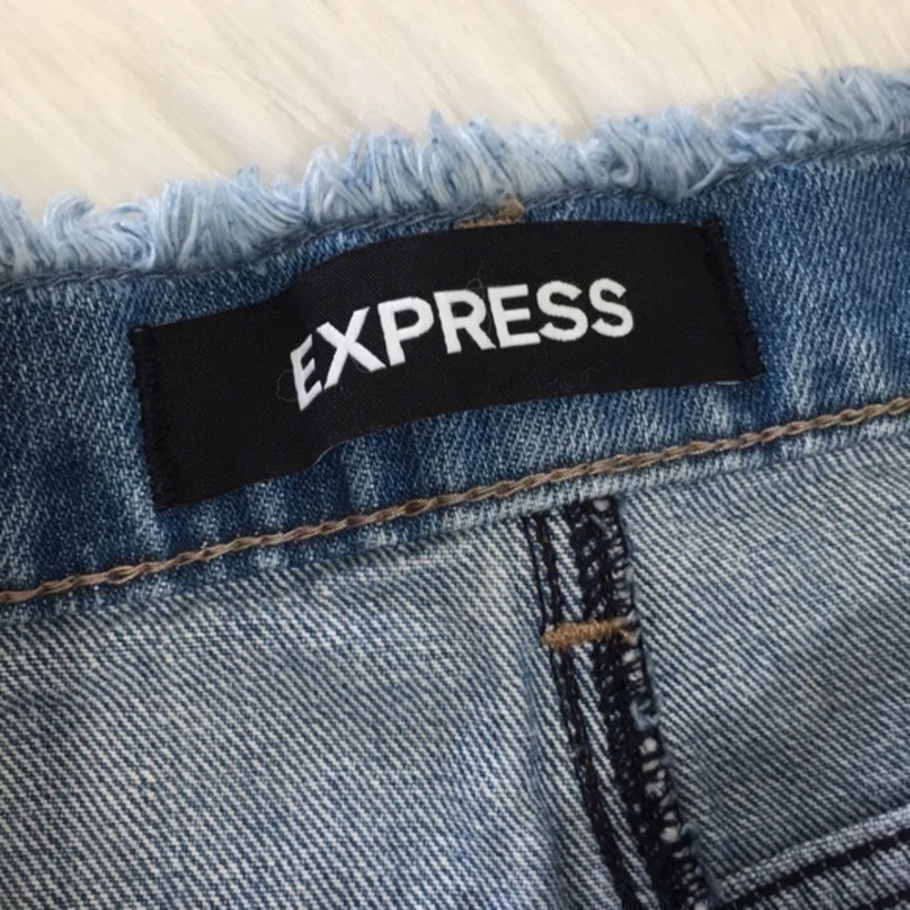 Express distressed denim mini skirt size 10 - Picture 5 of 9